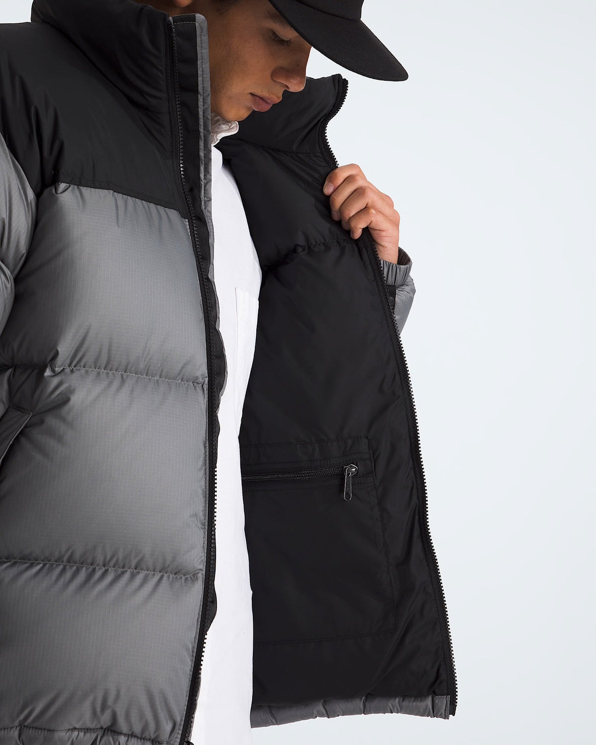 The North Face Men's 1996 Retro Nuptse Jacket in Summit Navy